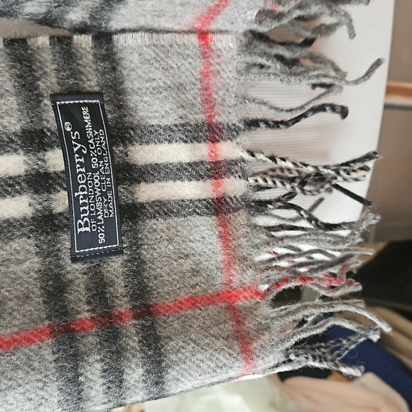 Vintage BURBERRYS Wool , Cashmere blend Nova Check Scarf - Picture 2 of 4